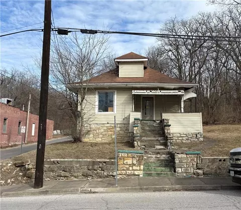643 N Main St, Excelsior Springs, MO 64024