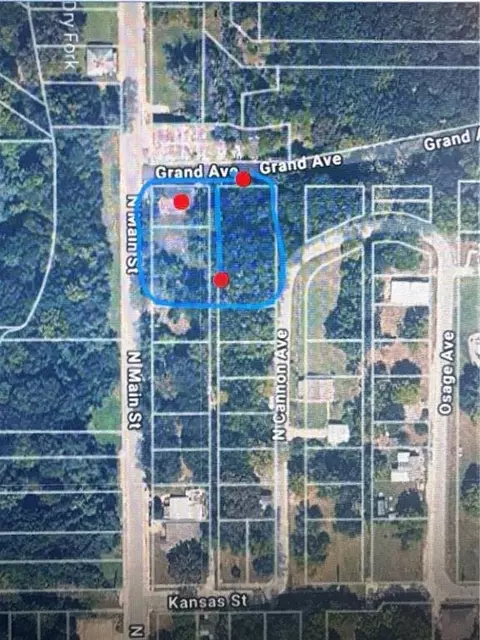 637 N Main St, Excelsior Springs, MO 64024