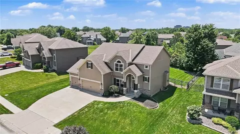 10318 N Fisk Ave, Kansas City, MO 64154