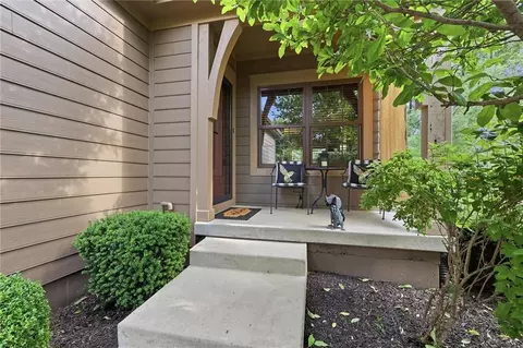 7817 W 158th Pl, Overland Park, KS 66223