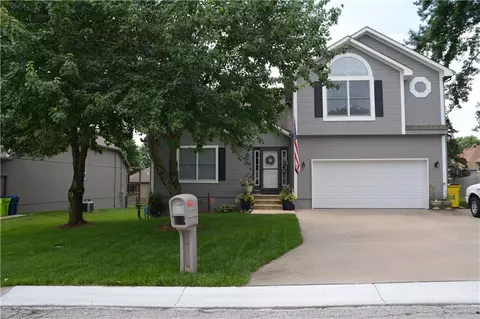 104 NEastwood Dr, Blue Springs, MO 64014