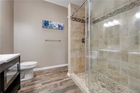 Bath - 1332 E 154th St, Olathe, KS 66062 photo 2 of 3