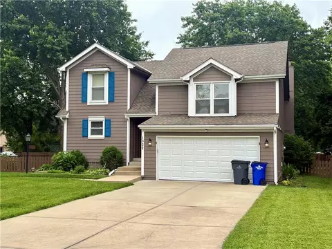1332 E 154 St, Olathe, KS 66062