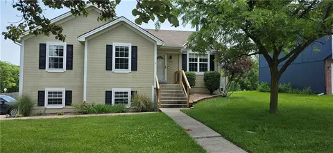 11131 N Lewis Ave, Kansas City, MO 64157