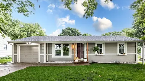 608 NW Obrien Rd, Lees Summit, MO 64063