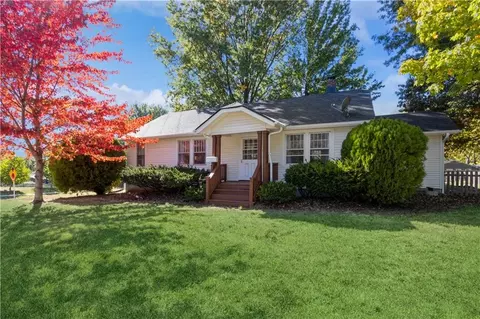 8660 Robinson St, Overland Park, KS 66212