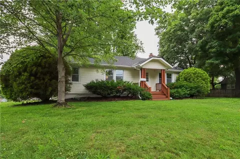 8660 Robinson St, Overland Park, KS 66212