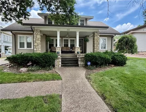 305 Fremont St, Wathena, KS 66090
