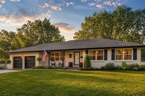 6107 Harvard Ave, Raytown, MO 64133