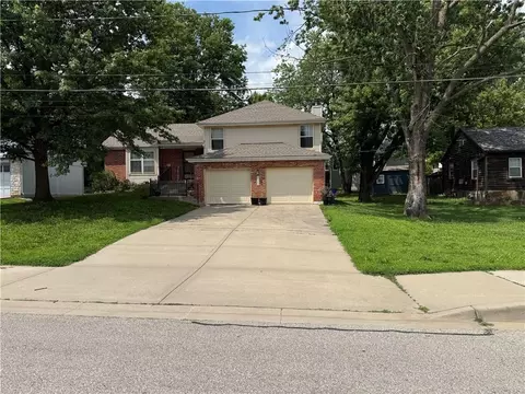 9908 W 51st St, Merriam, KS 66203