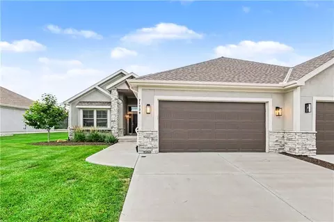 21739 W 116th Ter, Olathe, KS 66061
