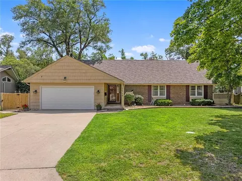 10719 Cypress Ave, Kansas City, MO 64137