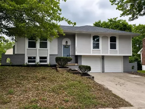 17008 E 2nd St, Independence, MO 64056