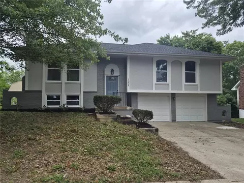 17008 E 2nd St, Independence, MO 64056