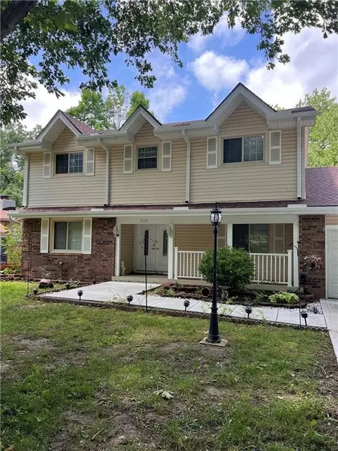 5528 NW Verlin Dr, Kansas City, MO 64152