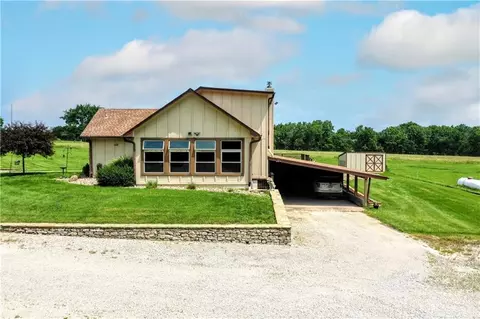 Exterior - 33421 Mcclellen Rd, Drexel, MO 64742 photo 2 of 11