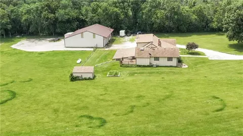 Exterior - 33421 Mcclellen Rd, Drexel, MO 64742 photo 3 of 11