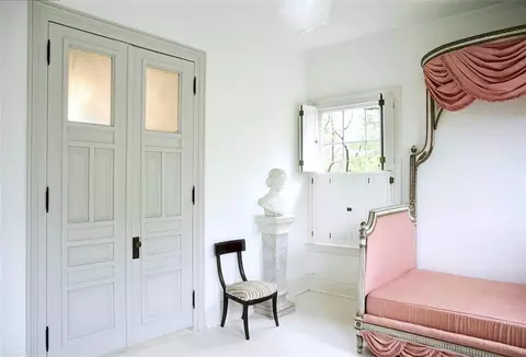 Bedroom - 415 Main St, Arrow Rock, MO 65320 photo 2 of 3