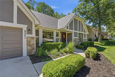 8201 N Oregon Dr, Kansas City, MO 64151