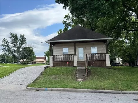 143 E Short Ave, Independence, MO 64050
