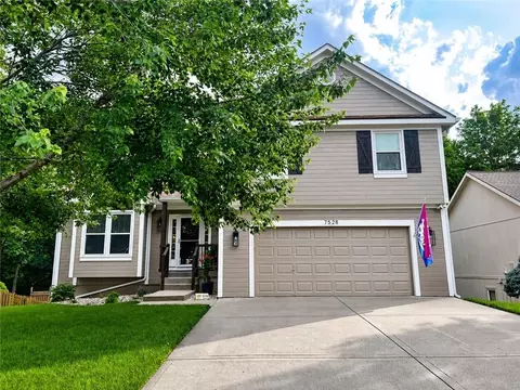7528 N Tullis Ave, Kansas City, MO 64158