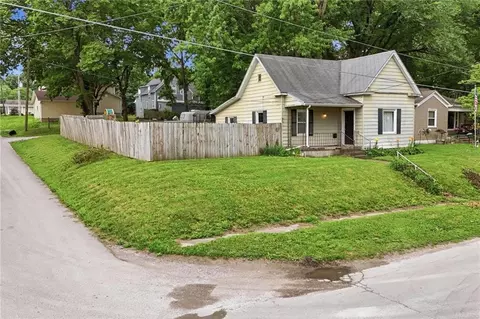 511 E North Main St, Richmond, MO 64085