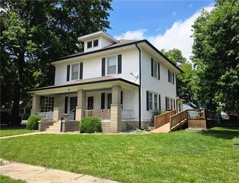 213 W 2nd St, Alma, MO 64001