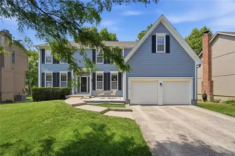 5210 W 157th Ter, Overland Park, KS 66224