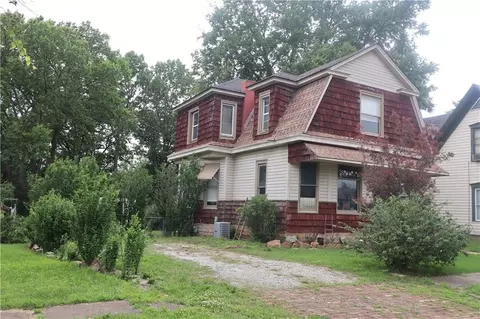6 S Holbrook St, Fort Scott, KS 66701