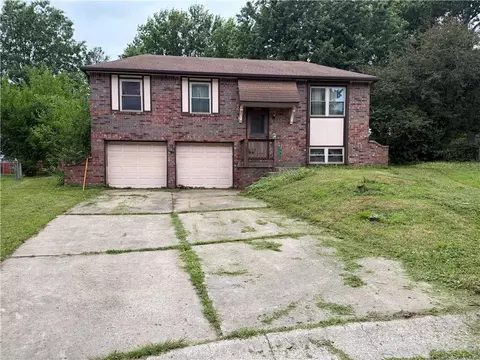 3004 NW Milford Pl, Blue Springs, MO 64015