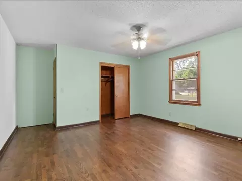 Bedroom - 1605 E Franklin St, Clinton, MO 64735 photo 4 of 5