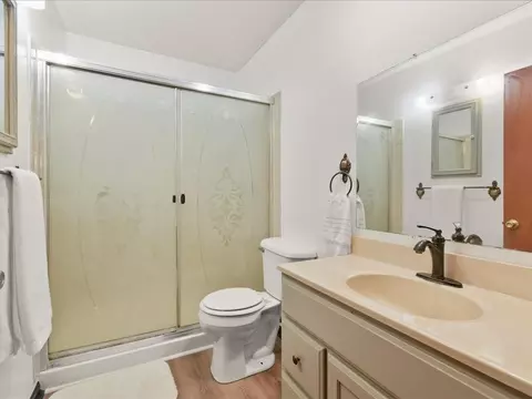 Bath - 1605 E Franklin St, Clinton, MO 64735 photo 2 of 2