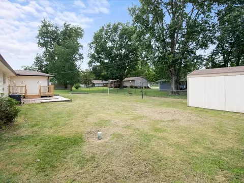 Exterior - 1605 E Franklin St, Clinton, MO 64735 photo 7 of 9