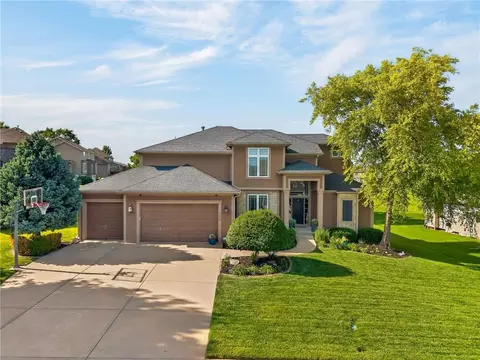24004 W 68th St, Shawnee, KS 66226