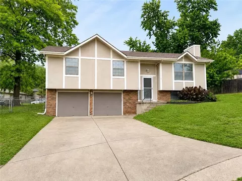 19208 E 12th Street North Ct, Independence, MO 64056