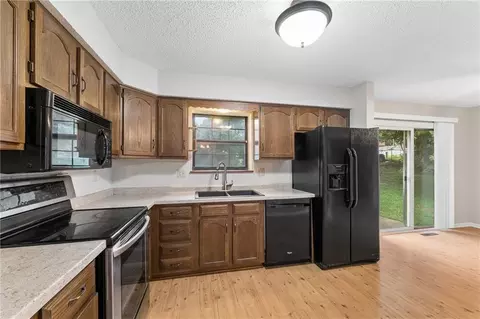 Kitchen - 19208 E 12th Street North Ct, Independence, MO 64056 photo 2 of 5