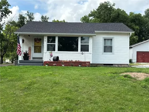 210 Dewey Ave, Gower, MO 64454
