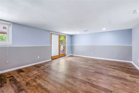 Living - 5740 E Catalpa St, Springfield, MO 65809 photo 6 of 8