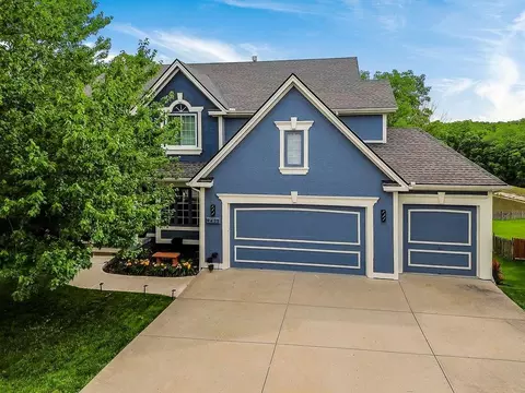 9425 N Harrison St, Kansas City, MO 64155