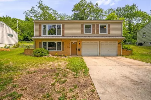 9929 Harrison St, Kansas City, MO 64131