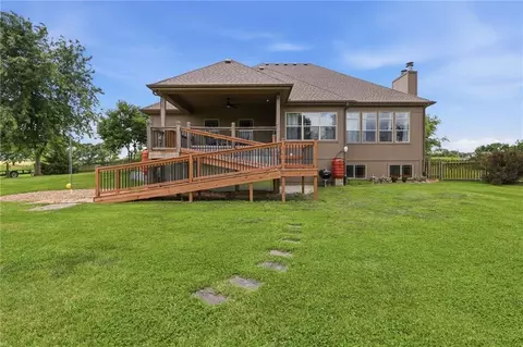 Exterior - 31502 E Heidelberger Rd, Buckner, MO 64016 photo 7 of 14