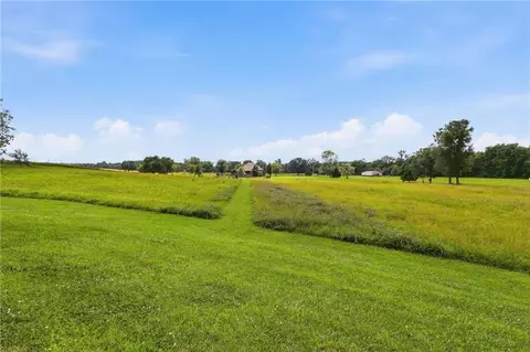 Exterior - 31502 E Heidelberger Rd, Buckner, MO 64016 photo 11 of 14