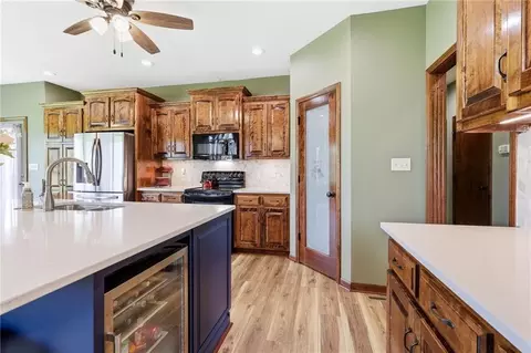 Kitchen - 31502 E Heidelberger Rd, Buckner, MO 64016 photo 10 of 11
