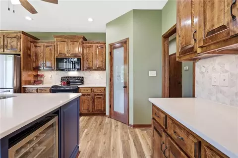 Kitchen - 31502 E Heidelberger Rd, Buckner, MO 64016 photo 9 of 11