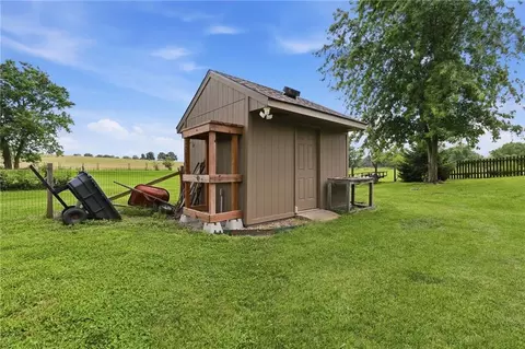 Exterior - 31502 E Heidelberger Rd, Buckner, MO 64016 photo 13 of 14