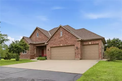 Exterior - 31502 E Heidelberger Rd, Buckner, MO 64016 photo 2 of 14