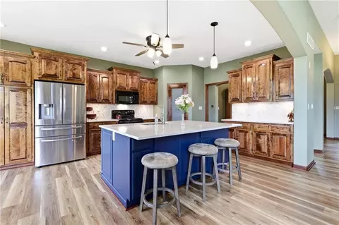Kitchen - 31502 E Heidelberger Rd, Buckner, MO 64016 photo 2 of 11