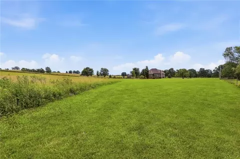 Exterior - 31502 E Heidelberger Rd, Buckner, MO 64016 photo 9 of 14