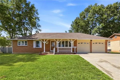 15309 E 42nd Ter, Independence, MO 64055