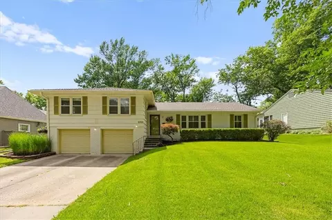 8700 Belleview Ave, Kansas City, MO 64114